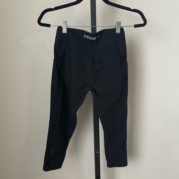Gymshark Black Cropped Leggings Size Small - Picture 2 of 3